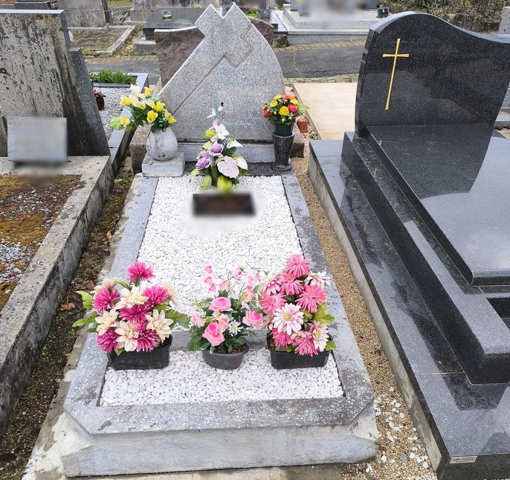 Nettoyage de tombe à Montbéliard (25) - Après nettoyage par Nos étoiles du souvenir à Valentigney dans le Doubs